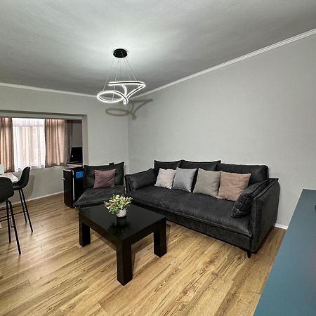 Home Select Tirana Buitenkant foto