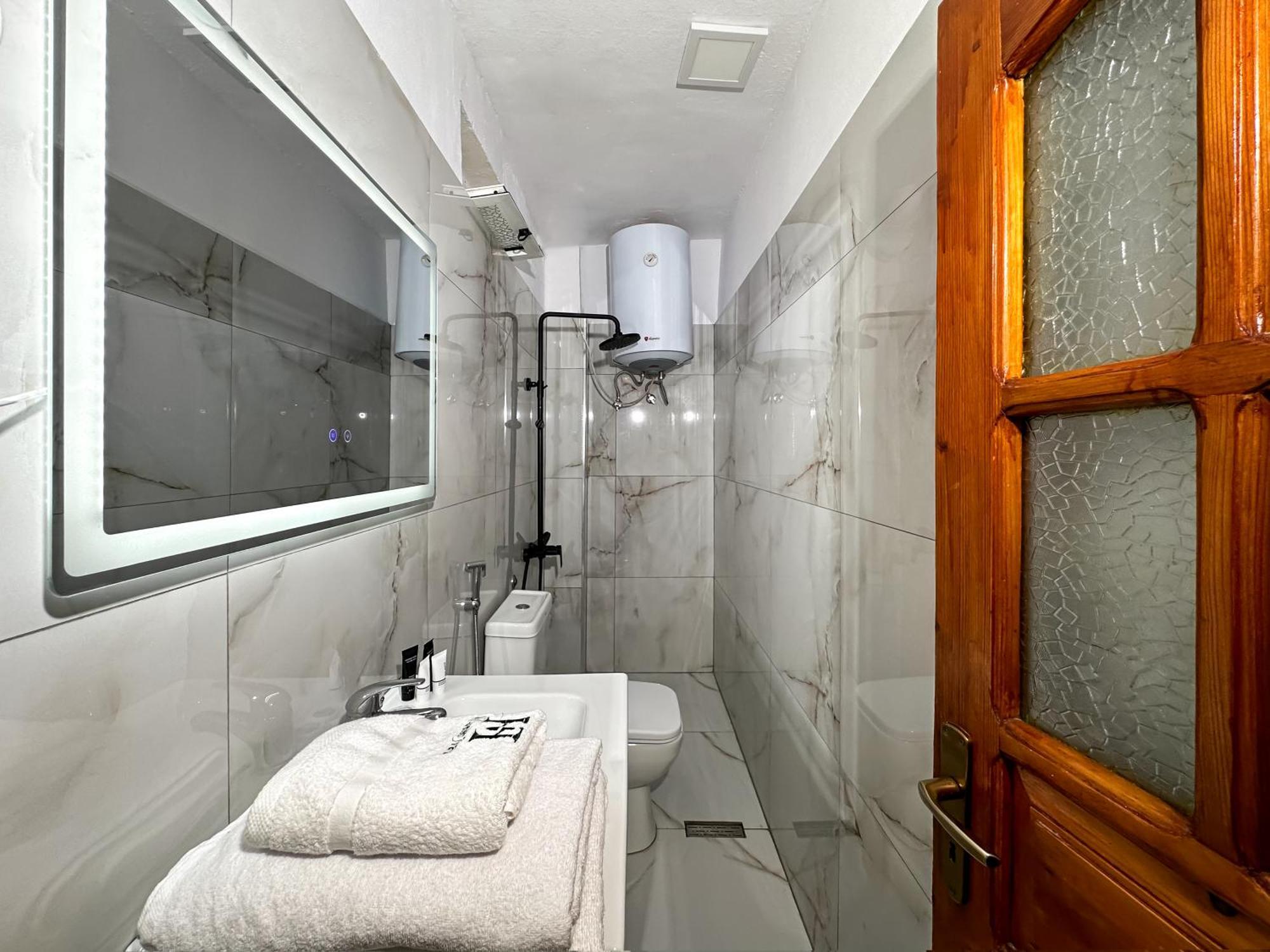 Home Select Tirana Buitenkant foto
